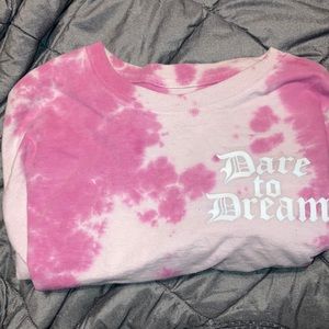 Cropped dare to dream shirt